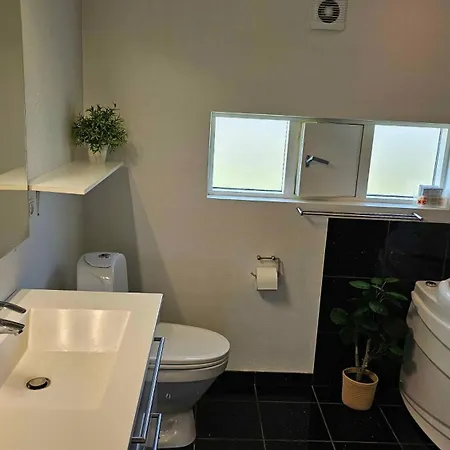 Cozy And Modern With Equipment 度假居 *