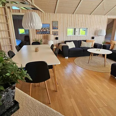 Cozy And Modern With Equipment Holiday home