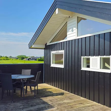 Cozy And Modern With Equipment Holiday home *