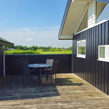Cozy And Modern With Equipment Nedre Lysabild