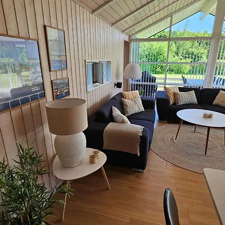 Cozy And Modern With Equipment Holiday home *