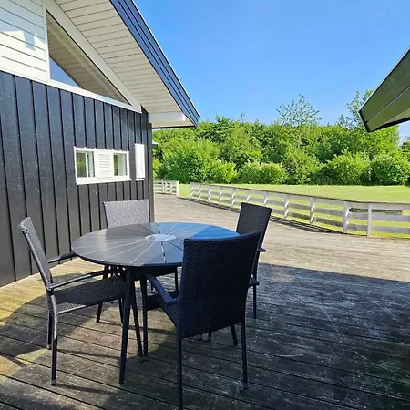 Cozy And Modern With Equipment بيت للعطل Nedre Lysabild