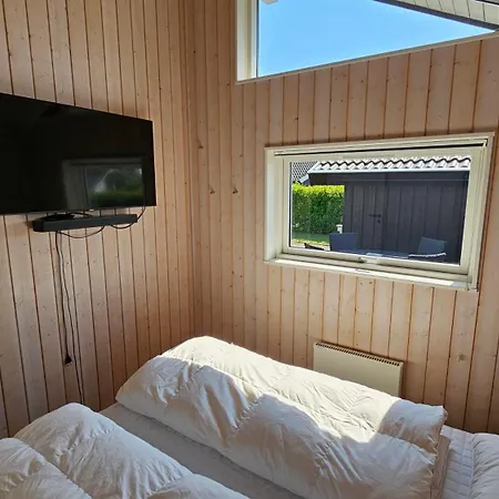 Cozy And Modern With Equipment Nedre Lysabild