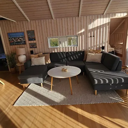 Cozy And Modern With Equipment