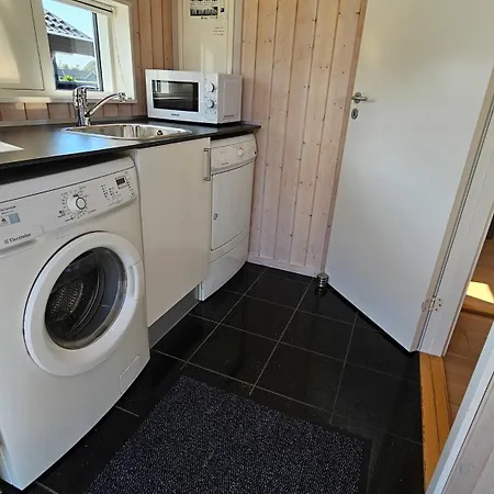 بيت للعطل Cozy And Modern With Equipment Nedre Lysabild