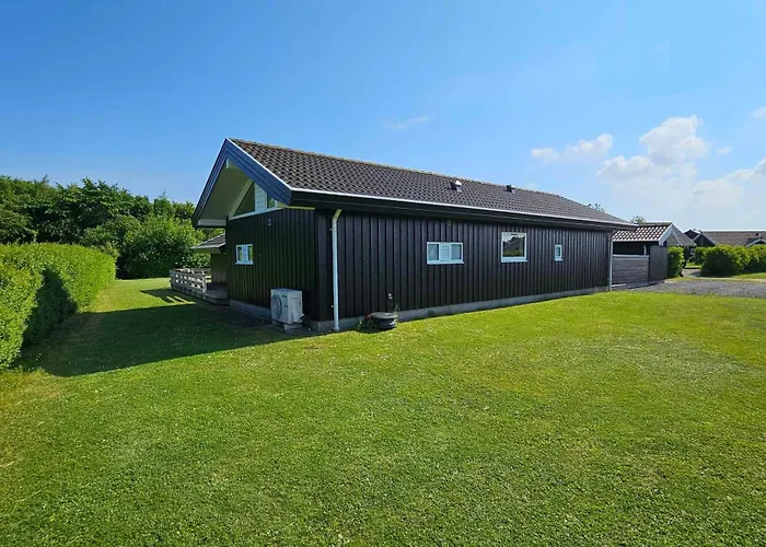 Cozy And Modern With Equipment