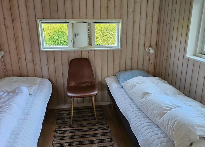 Cozy And Modern With Equipment بيت للعطل *