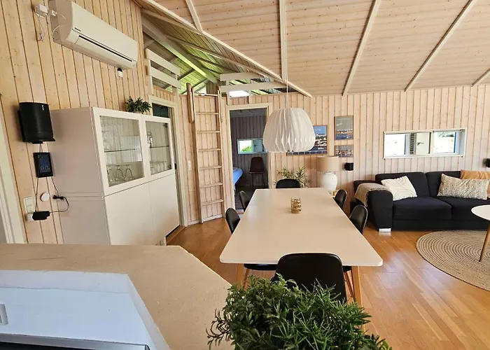 Cozy And Modern With Equipment Nedre Lysabild