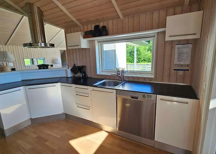 Cozy And Modern With Equipment * Nedre Lysabild